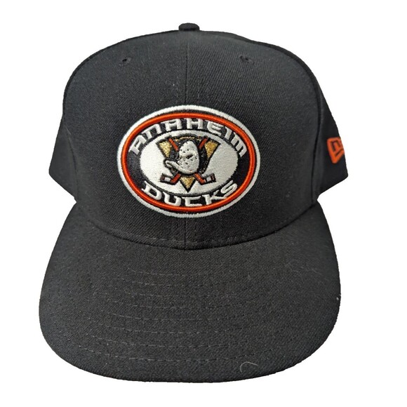 New Era NHL Anaheim Ducks Black Fitted Hat Cap Size 8 59Fifty New No Tags Gift - Picture 1 of 10